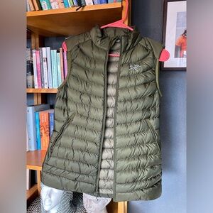 Arc’teryx women’s Cerium vest size medium